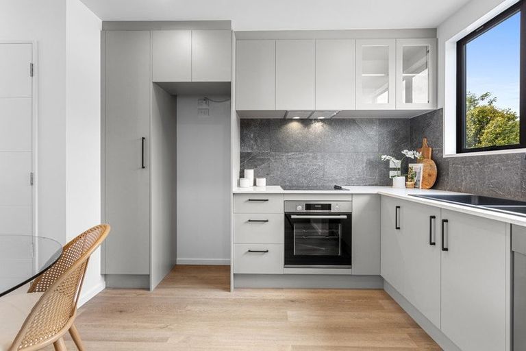 Photo of property in 8/29 Main Road South, Sockburn, Christchurch, 8042