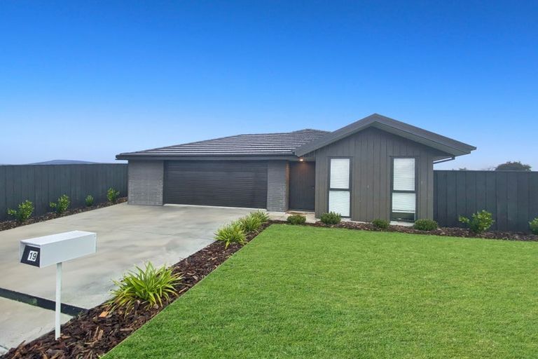 Photo of property in 19 Salkeld Place, Woodend, 7610