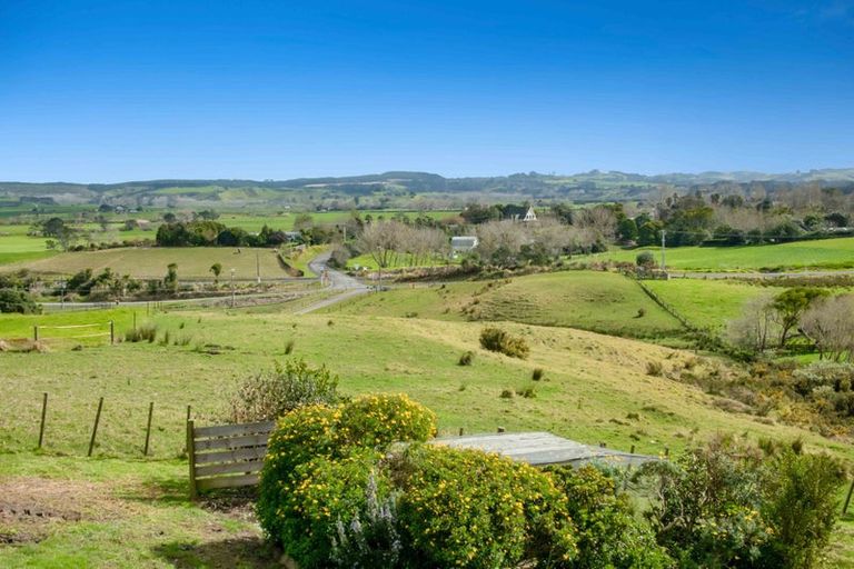 Photo of property in 95 Mangakura Road, Helensville, 0800