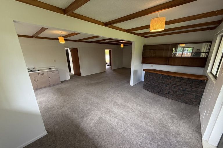 Photo of property in 2/17 Glenvar Road, Torbay, Auckland, 0630