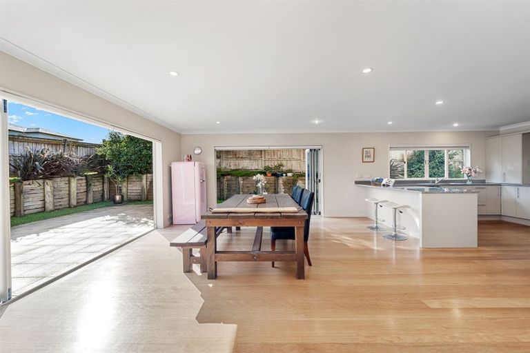 Photo of property in 55 Laurel Oak Drive, Schnapper Rock, Auckland, 0632