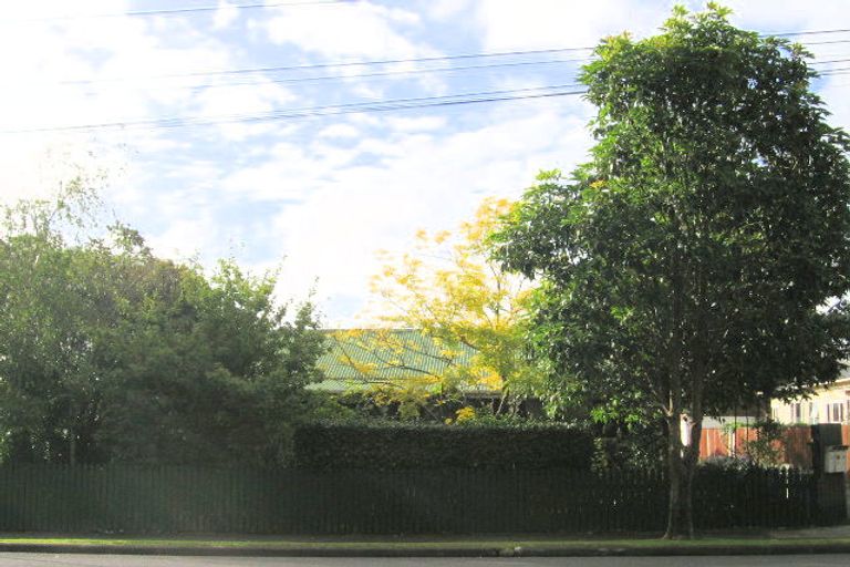 Photo of property in 2/399 West Coast Road, Glen Eden, Auckland, 0602