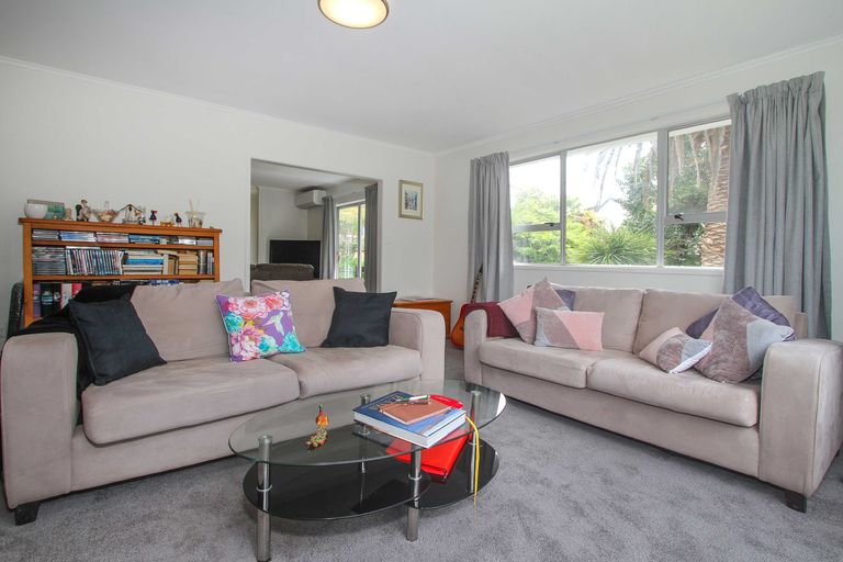 Photo of property in 52 Weatherly Road, Torbay, Auckland, 0630