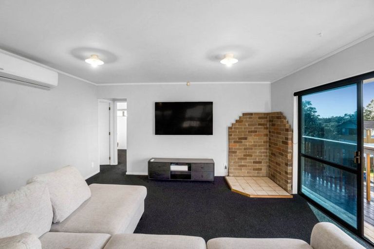 Photo of property in 59 Reynella Drive, Massey, Auckland, 0614