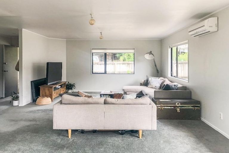 Photo of property in 67 Beach Haven Road, Beach Haven, Auckland, 0626