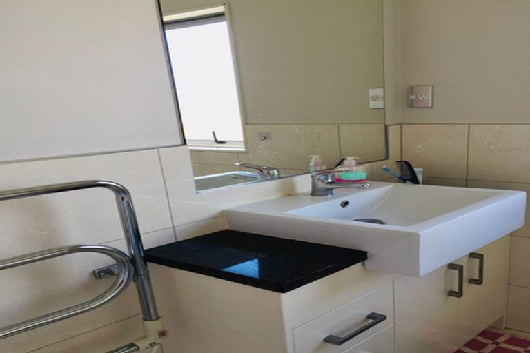 Photo of property in 4 Liscooly Place, Flat Bush, Auckland, 2019