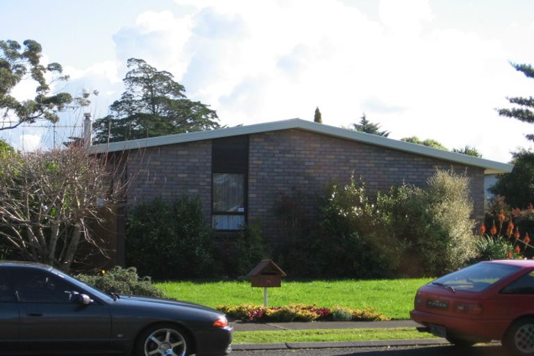 Photo of property in 10 Maygrove Drive, Orewa, 0931