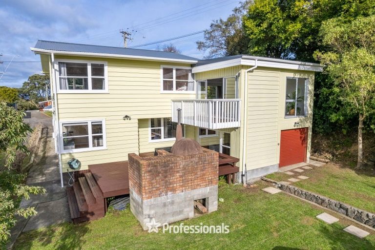 Photo of property in 108 Normandale Road, Normandale, Lower Hutt, 5010