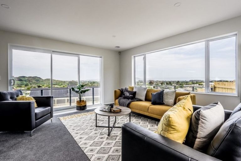 Photo of property in 103 Kakariki Grove, Waikanae, 5036