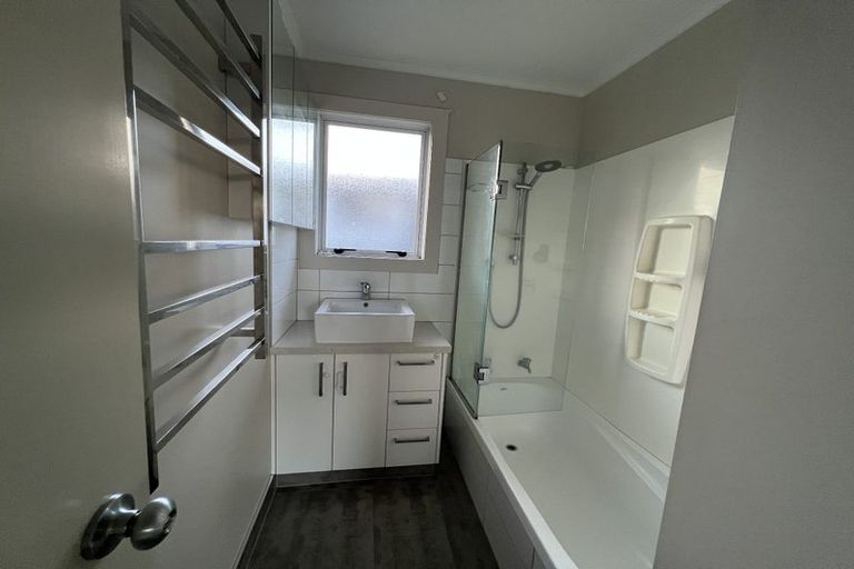 Photo of property in 230 Triangle Road, Massey, Auckland, 0614