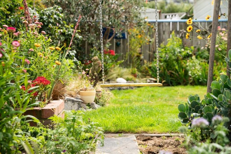 Photo of property in 26 Resolution Street, Lyall Bay, Wellington, 6022