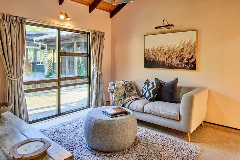 Photo of property in 405a Paekakariki Hill Road, Paekakariki Hill, Porirua, 5381