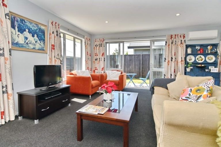 Photo of property in 8 Pimlico Place, Rangiora, 7400