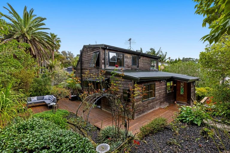 Photo of property in 1/234 Beach Road, Campbells Bay, Auckland, 0630