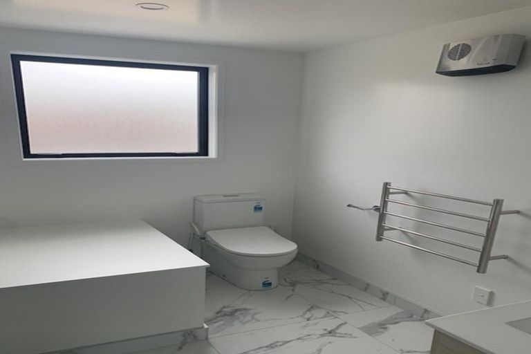 Photo of property in 1/2 Jadewynn Drive, Massey, Auckland, 0614