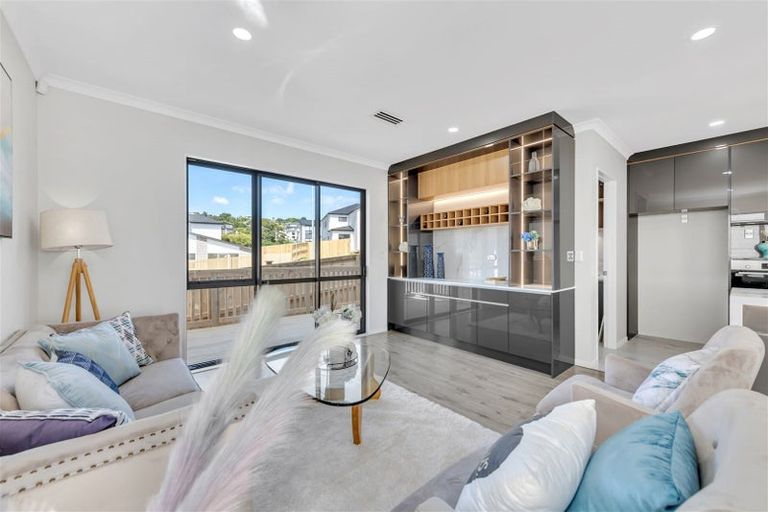 Photo of property in 4 Glann Lane, Flat Bush, Auckland, 2019