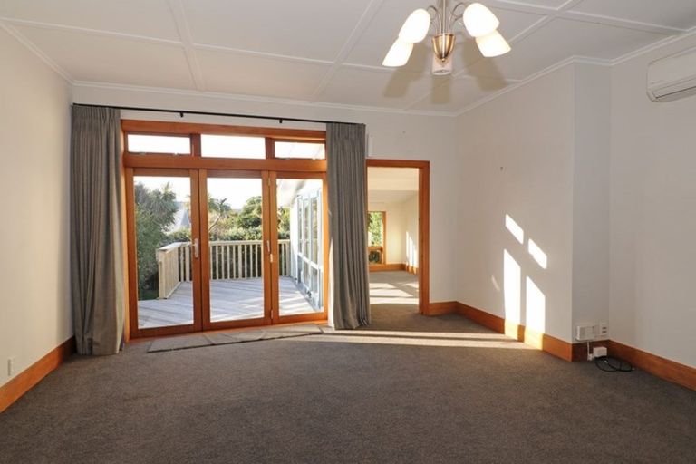 Photo of property in 25 Pinnacle Street, Seatoun, Wellington, 6022