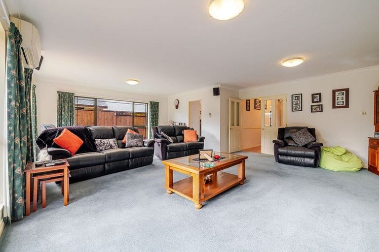 Photo of property in 62 Royal Oak Drive, Kelvin Grove, Palmerston North, 4414
