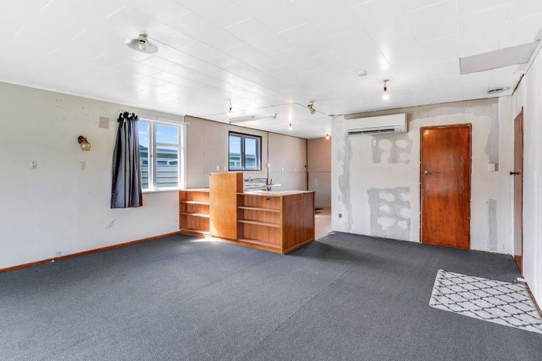 Photo of property in 42 Montgomery Crescent, Bader, Hamilton, 3206