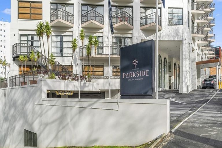 Photo of property in 26 Crompton Road, Massey, Auckland, 0614