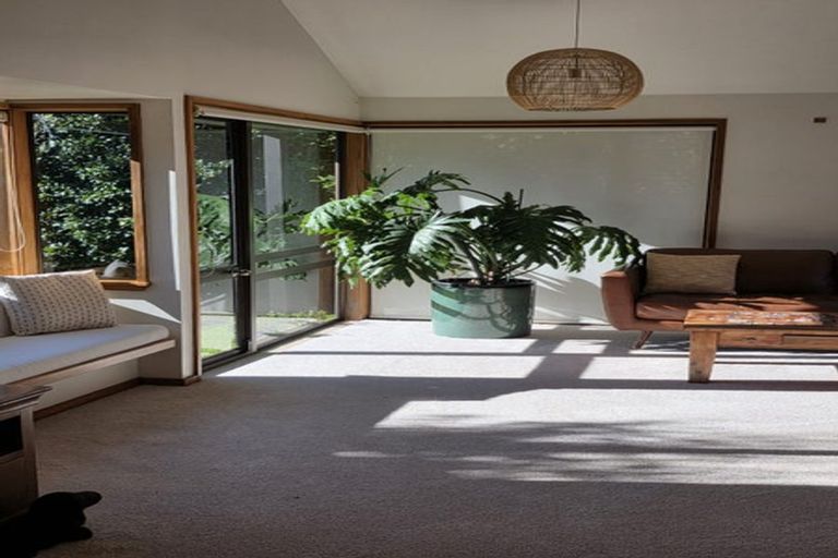 Photo of property in 11 Cannon Street, Westown, New Plymouth, 4310