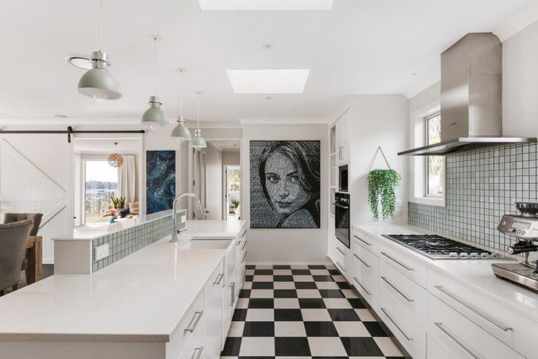 Photo of property in 40 Broadwater Close, Pyes Pa, Tauranga, 3112