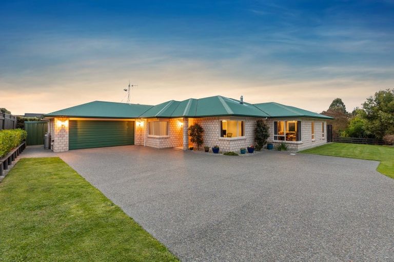 Photo of property in 24 Woodleigh Place, Ohauiti, Tauranga, 3112