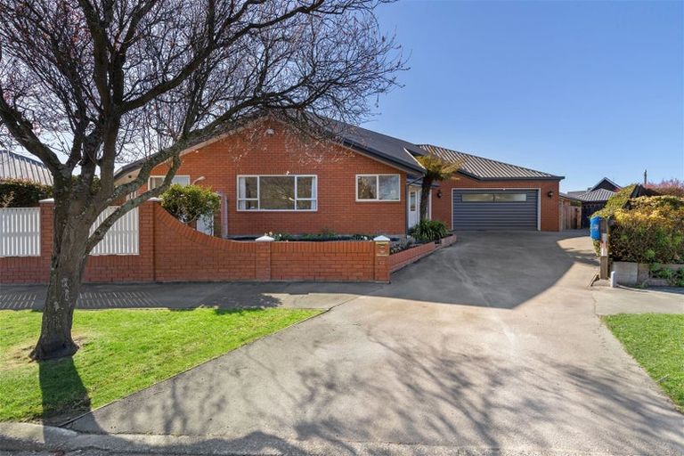 Photo of property in 65 Toorak Avenue, Avonhead, Christchurch, 8042