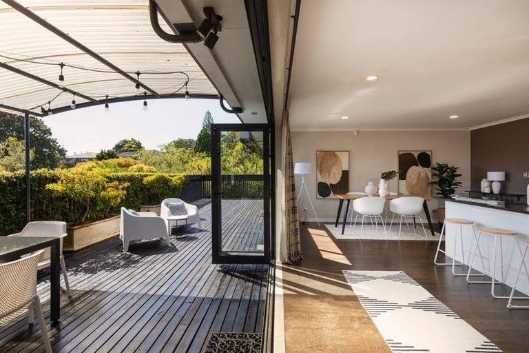 Photo of property in 61a Fairmount Road, Titirangi, Auckland, 0604