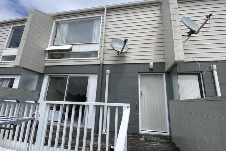 Photo of property in 33u5 Frankmoore Avenue, Johnsonville, Wellington, 6037