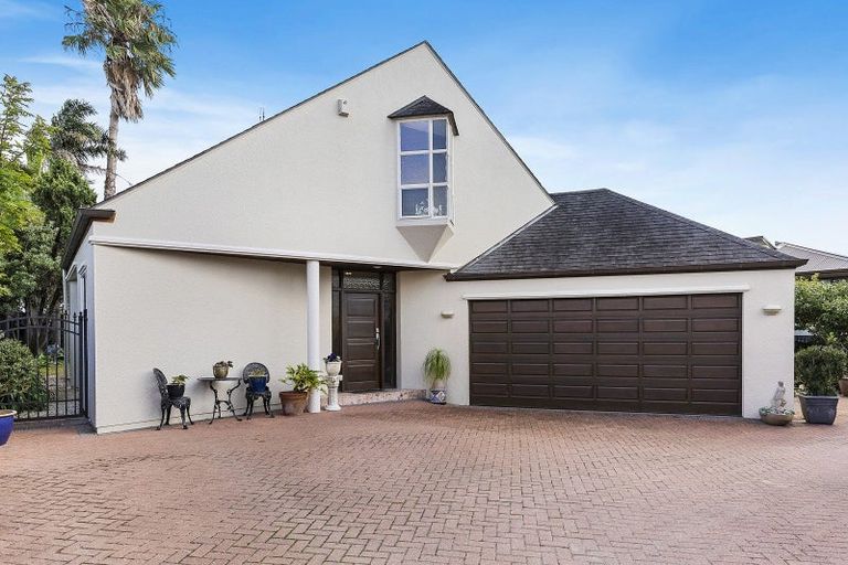 Photo of property in 2/15 Bradbury Road, Botany Downs, Auckland, 2010