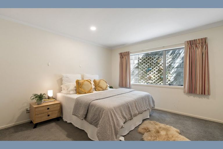 Photo of property in 16 Eastcott Grove, Churton Park, Wellington, 6037