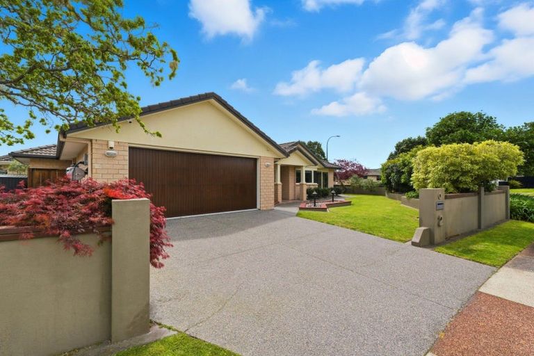 Photo of property in 2 Aranui Drive, Papamoa Beach, Papamoa, 3118