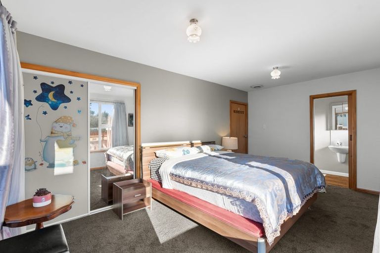 Photo of property in 424 Memorial Avenue, Burnside, Christchurch, 8053
