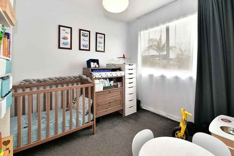 Photo of property in 33a Rosario Crescent, Red Beach, 0932