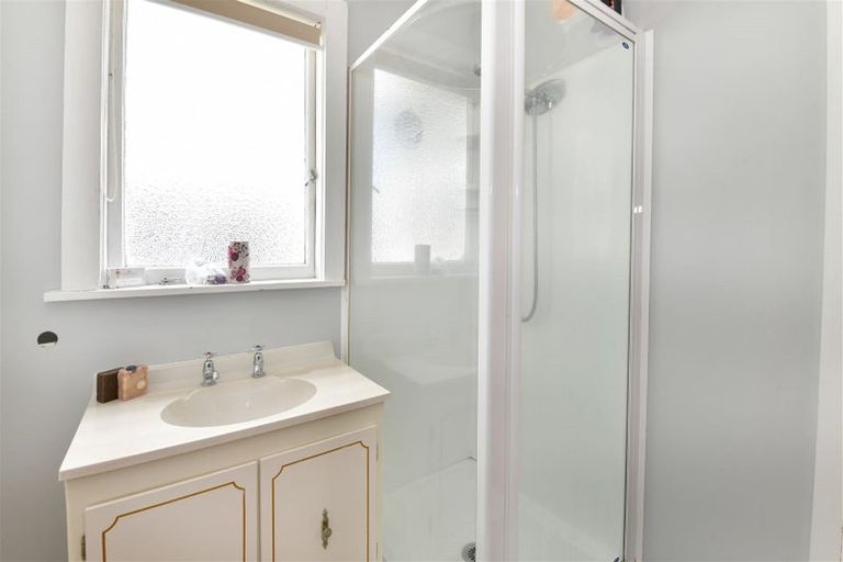 Photo of property in 36 Karaka Street, Helensville, 0800