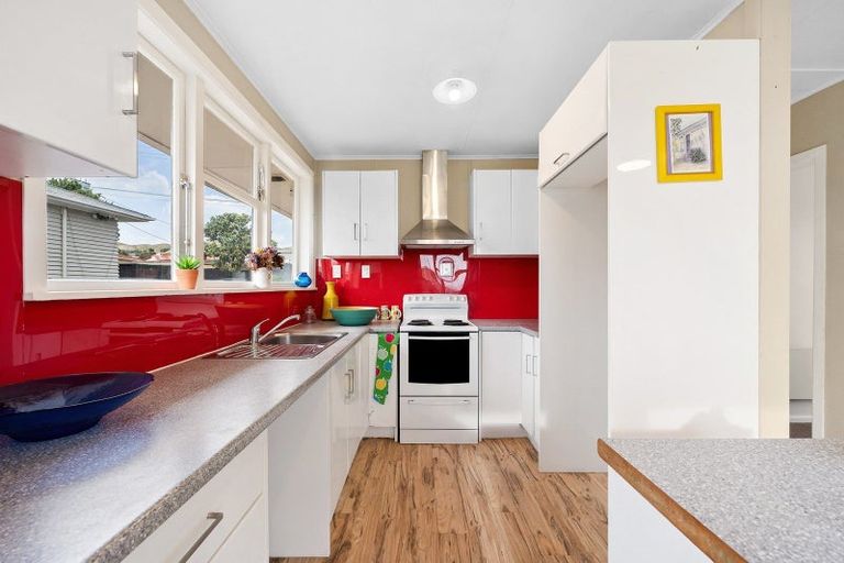 Photo of property in 49 Astrolabe Street, Cannons Creek, Porirua, 5024
