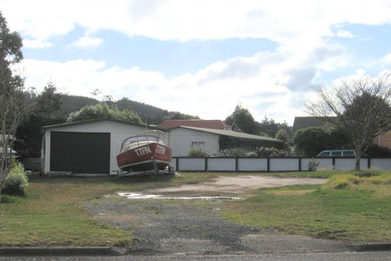 Photo of property in 110 Mckellar Place, Whangamata, 3620