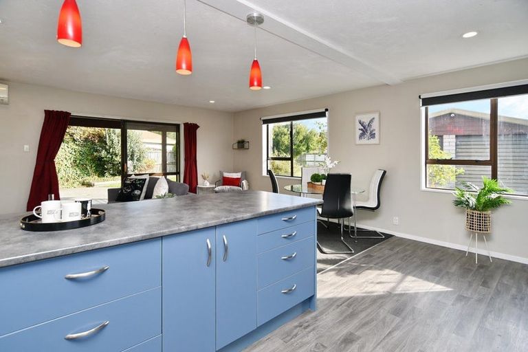 Photo of property in 31 Tyrone Street, Belfast, Christchurch, 8051