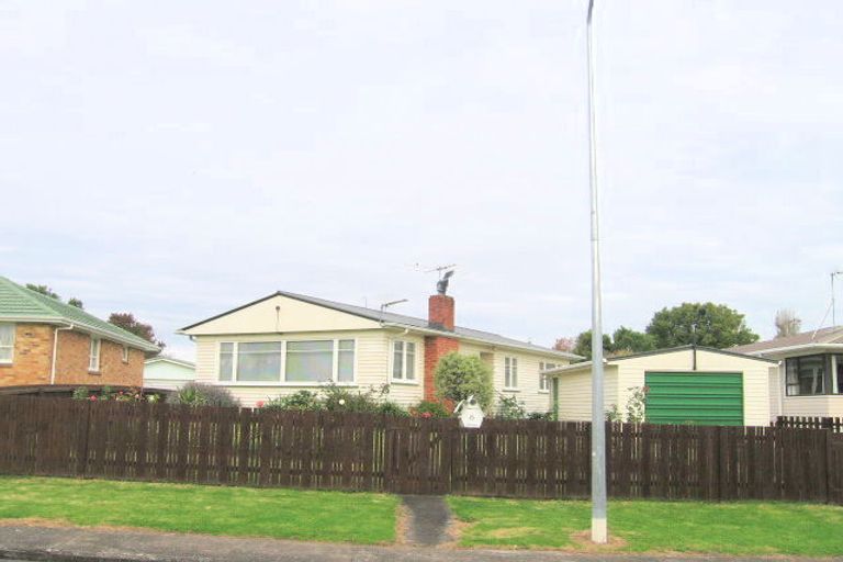 Photo of property in 6 Barrie Avenue, Papatoetoe, Auckland, 2025