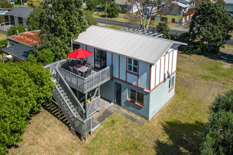 Photo of property in 210 Given Avenue, Whangamata, 3620