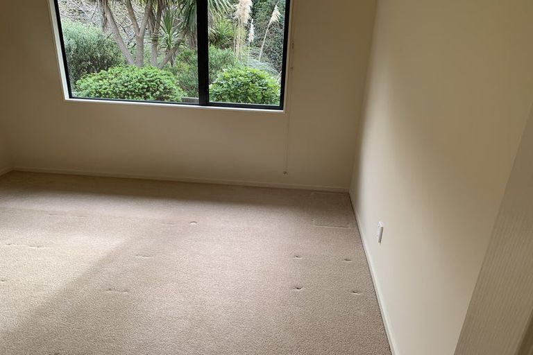 Photo of property in 214 Westchester Drive, Churton Park, Wellington, 6037