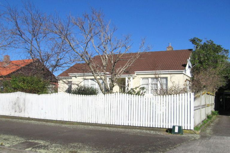Photo of property in 23 Kauri Street, Roslyn, Palmerston North, 4414