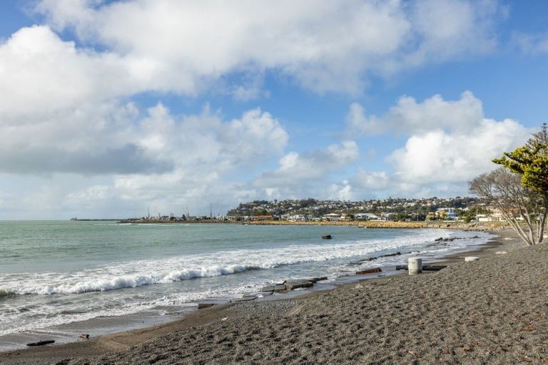 Photo of property in 7 Charles Street, Westshore, Napier, 4110