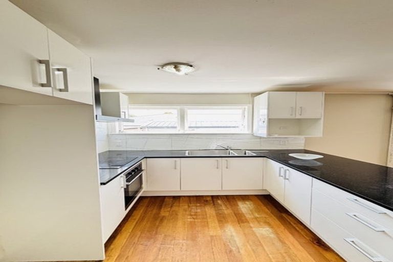 Photo of property in 33 Royston Street, Rosehill, Papakura, 2113