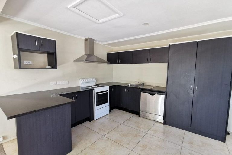 Photo of property in 52 Churchill Avenue, Manurewa, Auckland, 2102