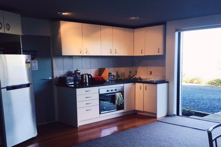 Photo of property in 16 Dungarvan Road, Newlands, Wellington, 6037