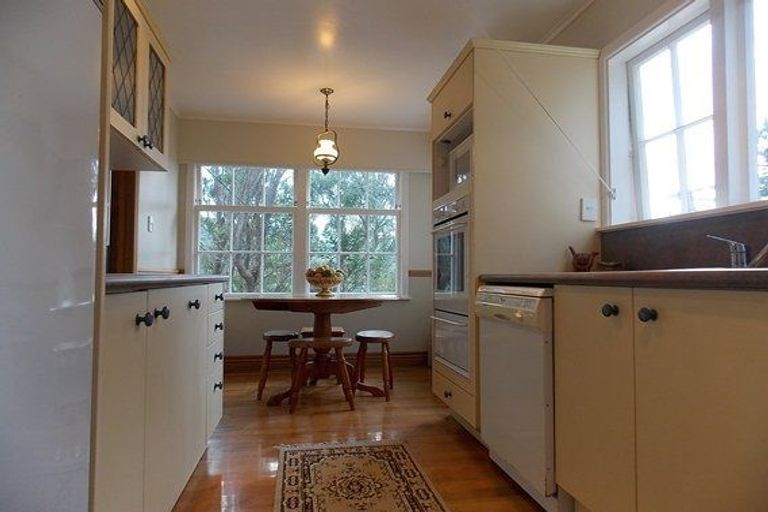 Photo of property in 15 Doris Gordon Crescent, Crofton Downs, Wellington, 6035