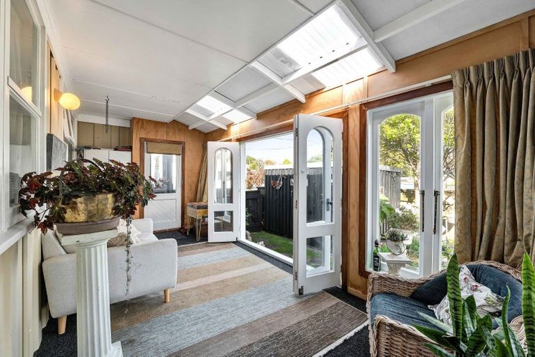 Photo of property in 8 Omata Road, Westown, New Plymouth, 4310