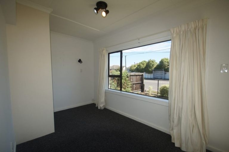 Photo of property in 16 Kerrs Road, Linwood, Christchurch, 8062